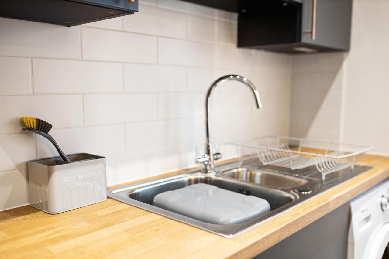 7 Bedroom House Ensuite Rooms, Fully Equipped Kitchen, Free Wifi, Tvs In All Rooms City Centre Close To A46 Inspire Homes โคเวนทรี ภายนอก รูปภาพ