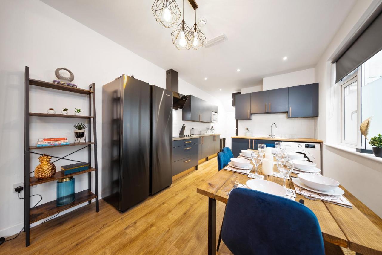7 Bedroom House Ensuite Rooms, Fully Equipped Kitchen, Free Wifi, Tvs In All Rooms City Centre Close To A46 Inspire Homes โคเวนทรี ภายนอก รูปภาพ